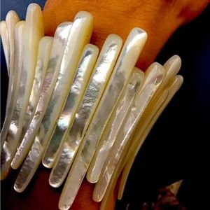 NWOT Beautiful and Stylish White/Cream colored Marble Bracelet